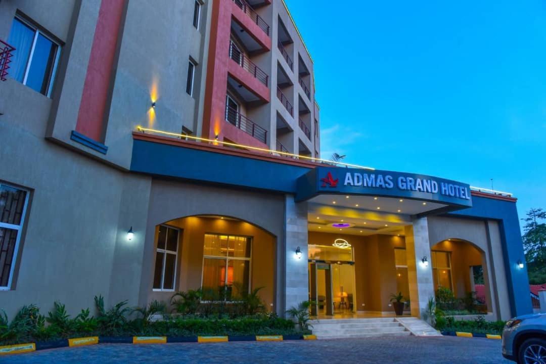 Admas Grand Hotel Entebbe Exteriör bild