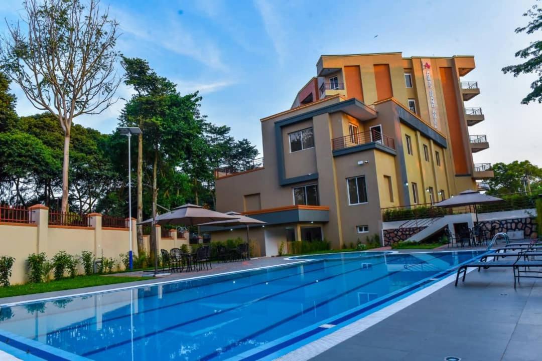 Admas Grand Hotel Entebbe Exteriör bild